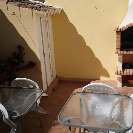 Mit Terrasse فارو