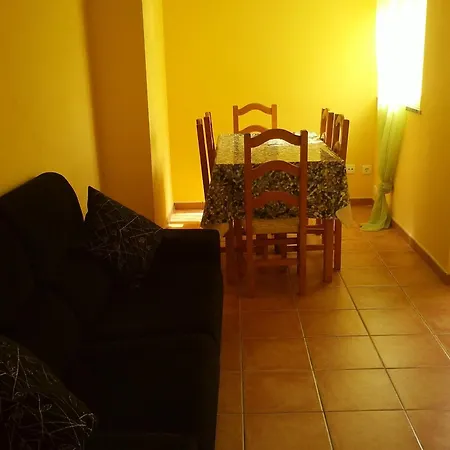 Mit Terrasse بيت للعطل